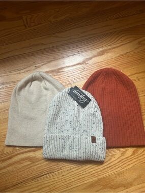 Set of 3 Knit Beanies - Cream, Speckled Gray, Rust